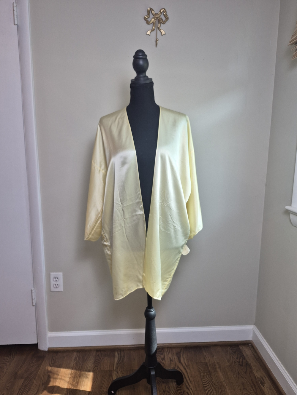 Victoria's Secret 80s 100% Silk Robe/Never Worn/Original Tags